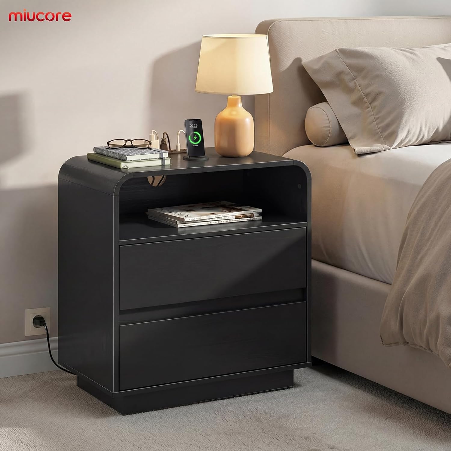 Miucore Black Nightstands Set of 2, Wide Round Bedside Table Set 2 with Charging Station, Large End Table with 2 Drawers Curved Design Modern Nightstand for Bedroom Sofa Home Office